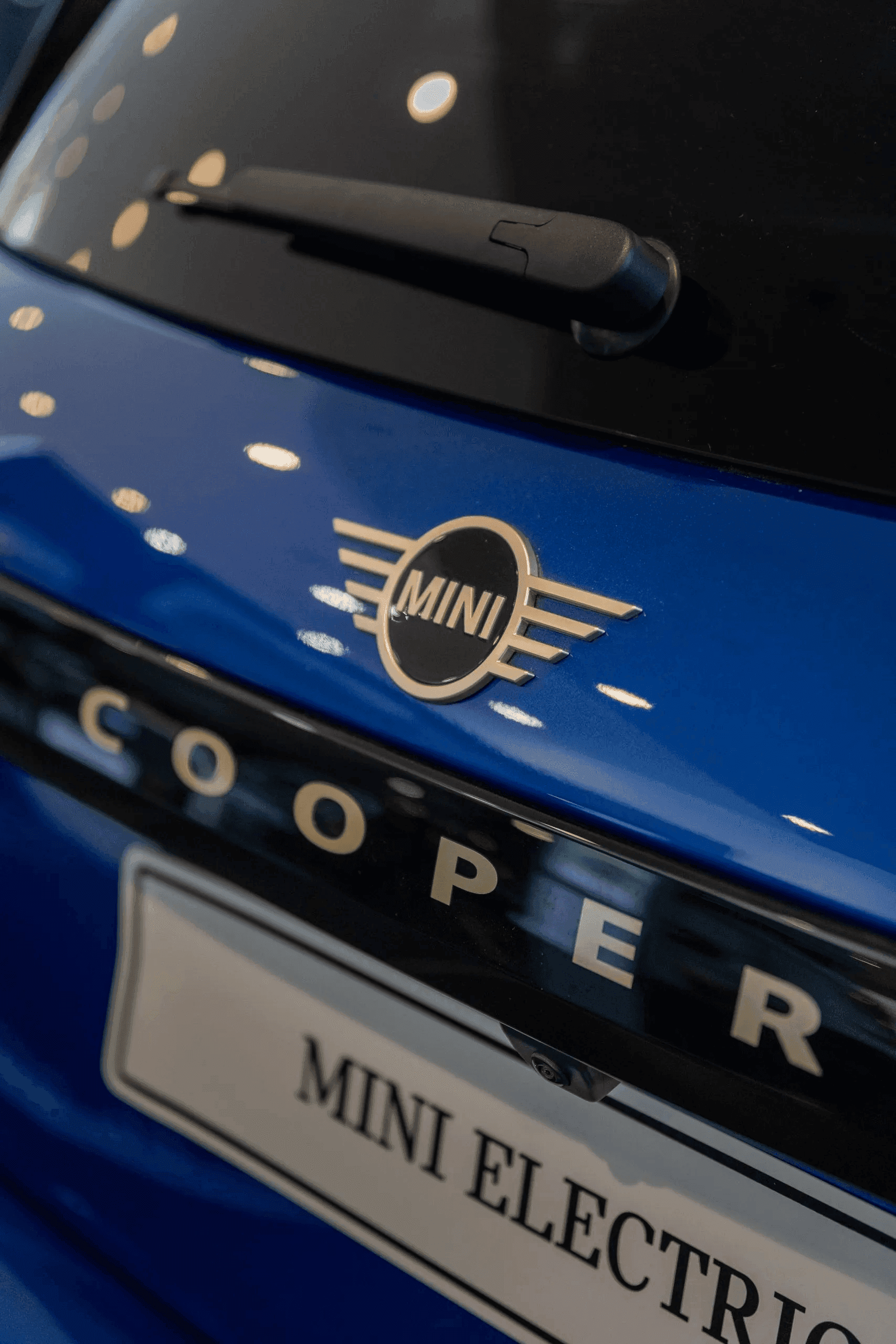 Imagen de un vehículo MINI representando la identidad y el diseño icónico de la marca